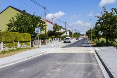 Další opravená silnice, tentokrát v Nasobůrkách