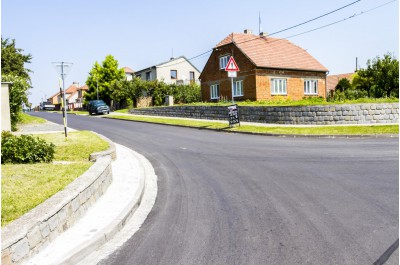 Seloutky a Domamyslice spojuje nová silnice