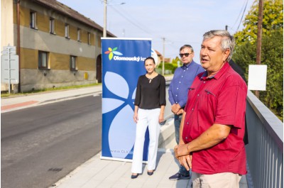 Cestáři dokončili průtah Moravičan