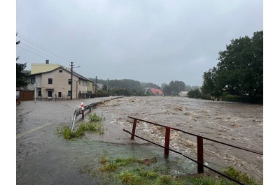 Sever kraje zasáhla extrémní povodeň. Evakuují se tisíce lidí