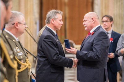 Vlčí máky na klopách připomněly Den válečných veteránů