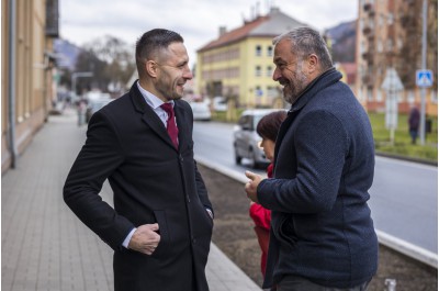 Na jaře začali, na podzim skončili. Hanušovice mají novou hlavní silnici