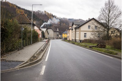 Na jaře začali, na podzim skončili. Hanušovice mají novou hlavní silnici