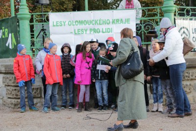 Hejtman Rozbořil zahájil Oslavy lesa na Floře