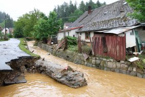 Do povodní zasažených obcí zamíří další peníze z krajské sbírky