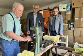 Kartáčník Alois Slepánek převzal titul Mistra tradiční rukodělné výroby Olomouckého kraje