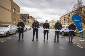 Na jaře začali, na podzim skončili. Hanušovice mají novou hlavní silnici 