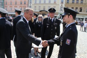 Hejtman přivítal sedmnáct nových policistů v kraji