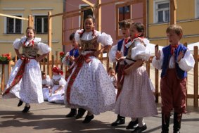 Folklorní festival roztančil Horní náměstí v Přerově