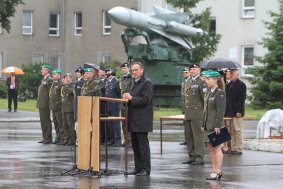 Vojáci si v Olomouci připomněli Den ozbrojených sil