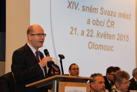 Premiér Sobotka zahájil sněm Svazu měst a obcí, při návštěvě regionu podpořil průmyslovou zónu v Bochoři