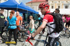 Cyklisté vyrazili s hejtmanstvím na cyklovyjížďku po Litovelsku