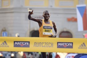 Rio De Olomouc ovládl fenomenální Keňan Stanley Biwott. Uspěli rovněž další favorité