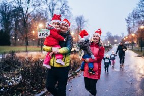 Běžci zaplnili a rozsvítili Smetanovy sady