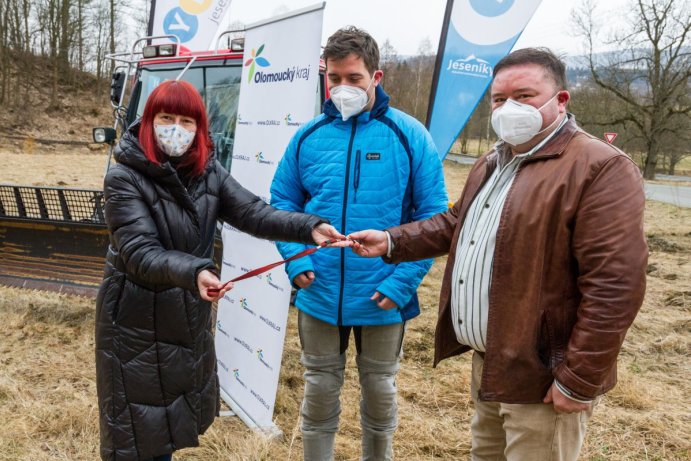 Kraj daroval rolby. Pomohou s úpravou tratí pro běžecké lyžování na Jesenicku