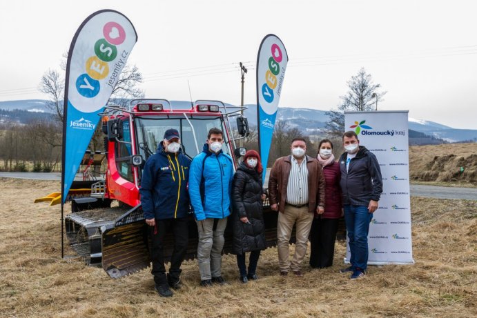 Kraj daroval rolby. Pomohou s úpravou tratí pro běžecké lyžování na Jesenicku