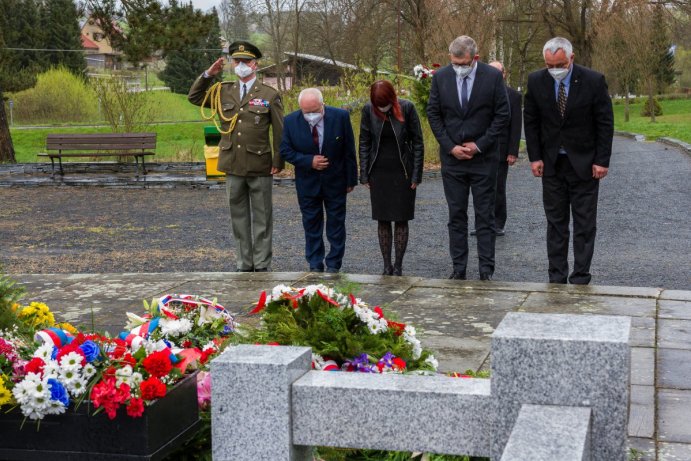 Zástupci Olomouckého kraje uctili památku obětí javoříčské tragédie