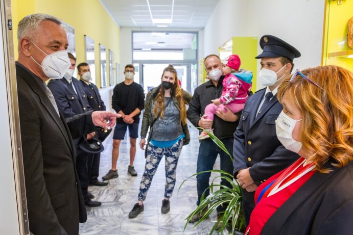 Přáslavice mají opravenou školu a nové hřiště. Přispěl také Olomoucký kraj