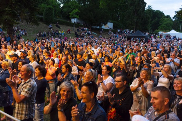 Ve Šternberku začalo kulturní léto pod hvězdami