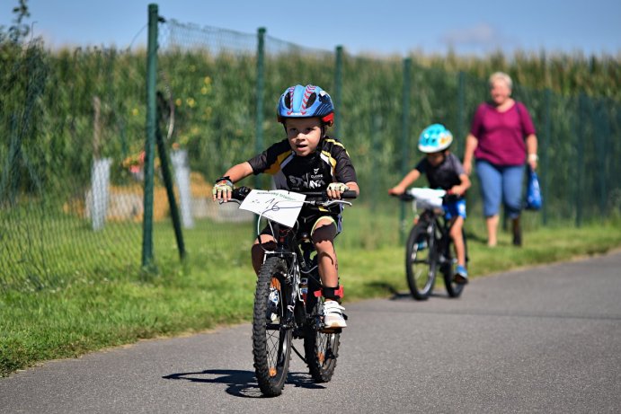 Královský triatlon rozpohyboval všechny věkové kategorie     Foto: obec Majetín