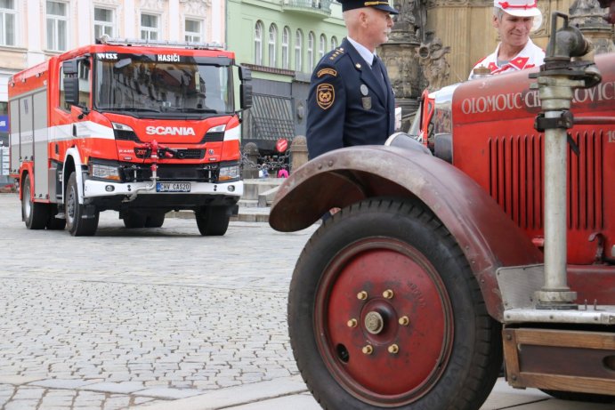 Slavnostní předání cisternové automobilové stříkačky JSDH Olomouc - Chválkovice