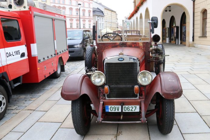 Slavnostní předání cisternové automobilové stříkačky JSDH Olomouc - Chválkovice