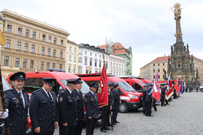 Slavnostní předání cisternové automobilové stříkačky JSDH Olomouc - Chválkovice