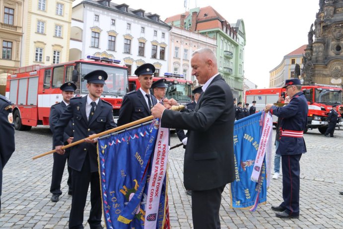 Slavnostní předání cisternové automobilové stříkačky JSDH Olomouc - Chválkovice