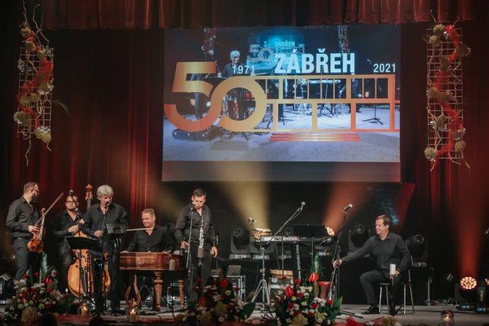 Slavnostní koncert pořádaný u příležitosti 50. výročí otevření kulturního domu v Zábřehu