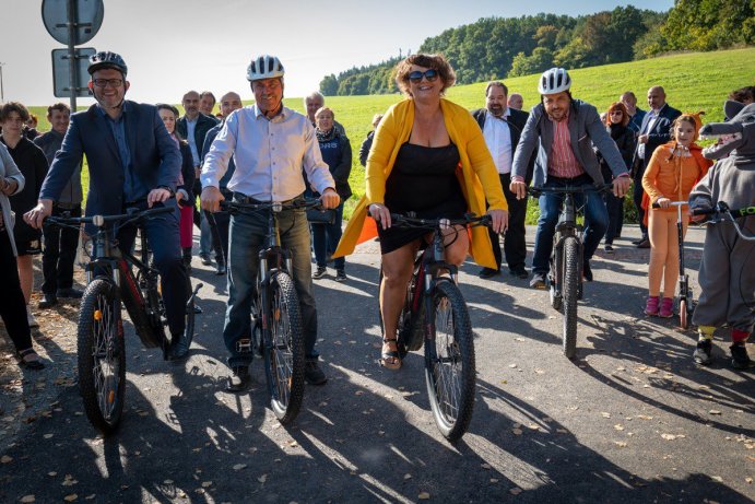 Nová cyklostezka spojila Mostkovice a Plumlov