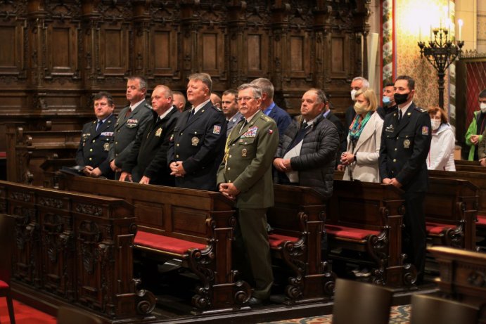 Policisté se sešli při modlitbě v olomouckém dómu   Foto: PČR