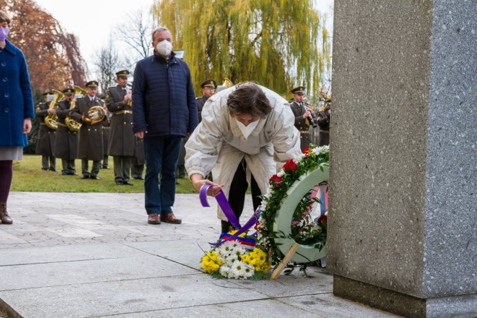 Zástupci Olomouckého kraje uctili památku Jana Opletala