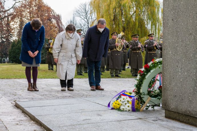 Zástupci Olomouckého kraje uctili památku Jana Opletala