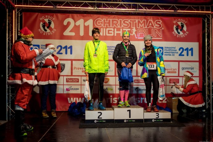 Závodníci Christmas Night Run Olomouc rozzářili Floru  Foto: Tomáš Stoupa