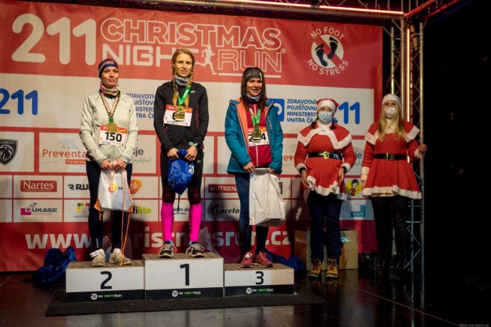 Závodníci Christmas Night Run Olomouc rozzářili Floru  Foto: Tomáš Stoupa