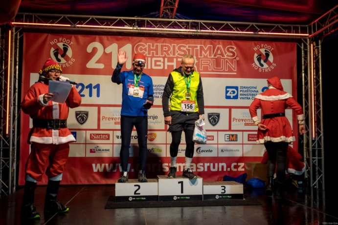 Závodníci Christmas Night Run Olomouc rozzářili Floru  Foto: Tomáš Stoupa