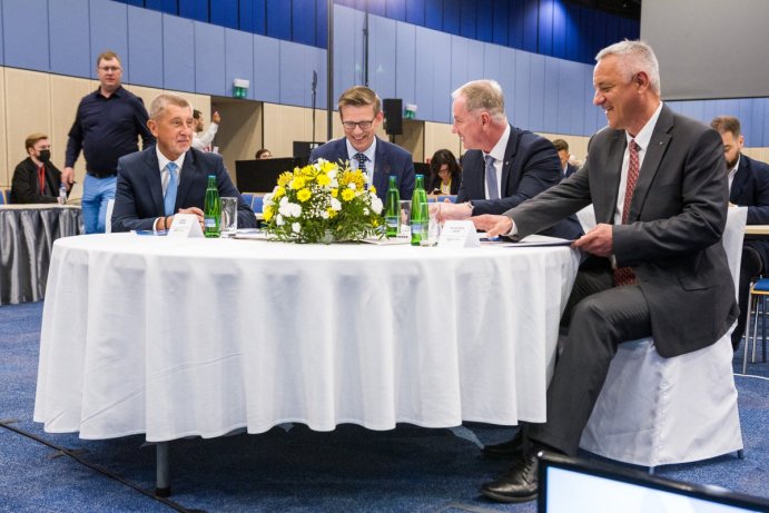 Sněm Hospodářské komory ĆR přivedl do Olomouce českou politickou špičku