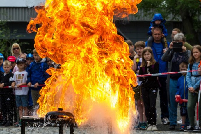 Dětský den se složkami IZS nabídl policejní koně i zásah celníků