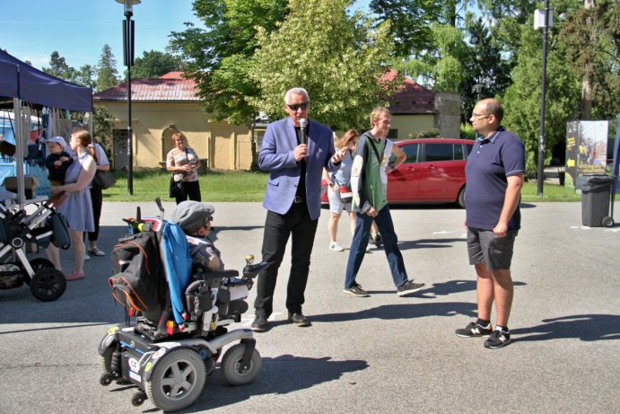 Olomoucká štafeta nabízí pohled na svět očima vozíčkářů