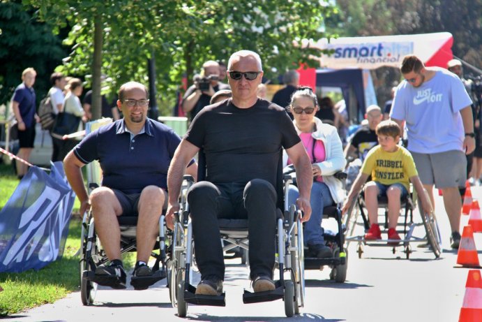 Olomoucká štafeta nabízí pohled na svět očima vozíčkářů