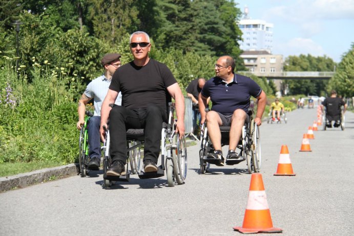 Olomoucká štafeta nabízí pohled na svět očima vozíčkářů