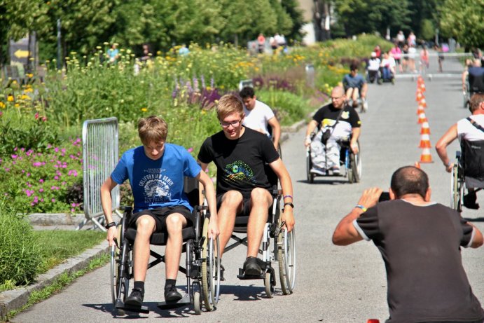 Olomoucká štafeta nabízí pohled na svět očima vozíčkářů