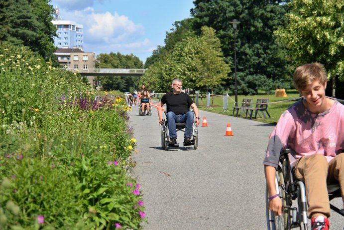 Olomoucká štafeta nabízí pohled na svět očima vozíčkářů