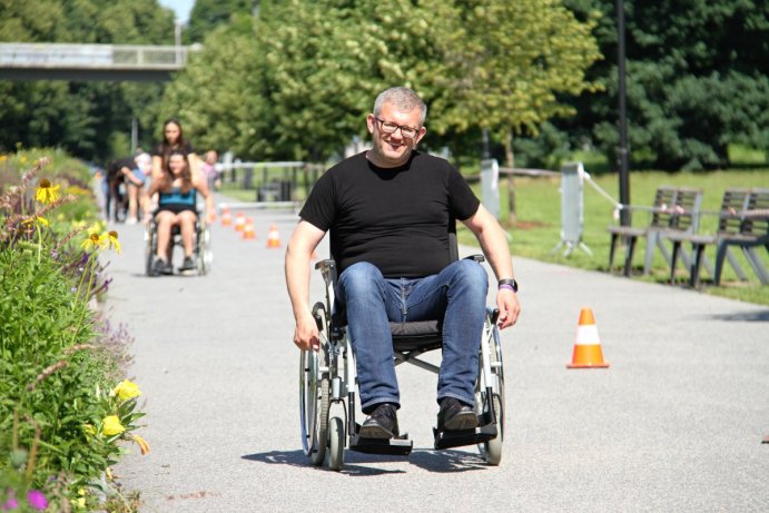 Olomoucká štafeta nabízí pohled na svět očima vozíčkářů