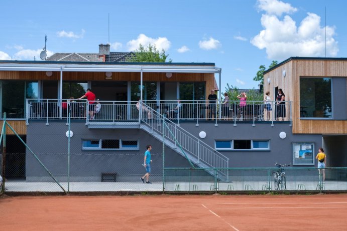 Tenisté ze Zábřehu se radují z moderního zázemí; foto: Město Zábřeh