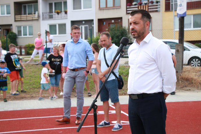 V Určicích otevřeli nový sportovní areál, slouží dětem i dospělým