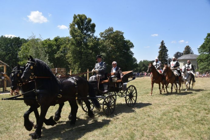 Historické kočáry, zruční řemeslníci. V Čechách pod Kosířem se konal Josefkol