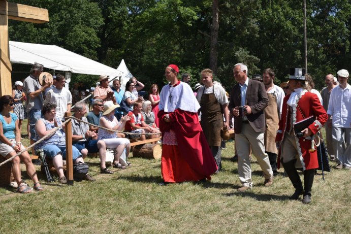 Historické kočáry, zruční řemeslníci. V Čechách pod Kosířem se konal Josefkol