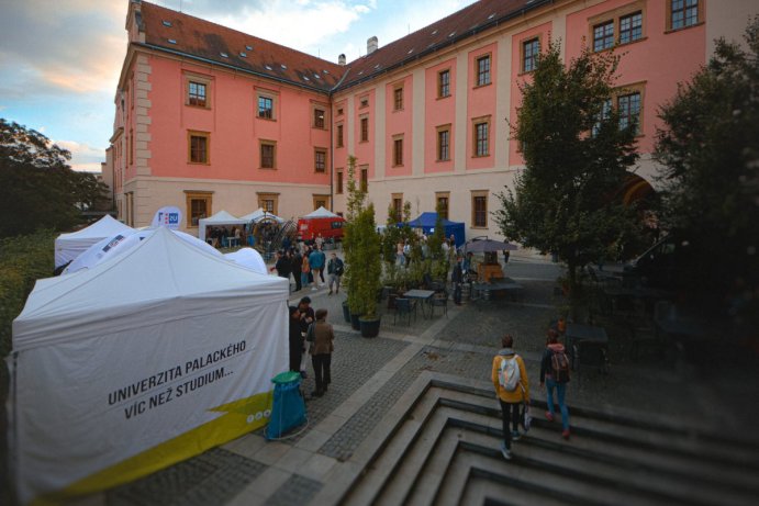 Otevřelo se Americké centrum při Univerzitě Palackého v Olomouci