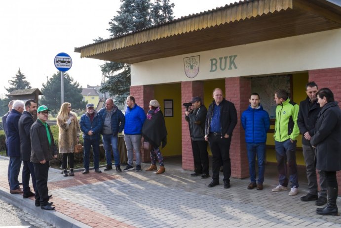 	V obci Buk řidiči projedou po nově opravené silnici